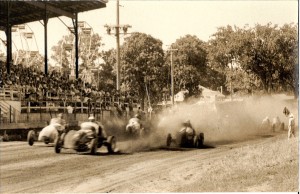 Bobby Grim leads at Algona. Don Smith collection.